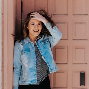 Meet your Posher, April